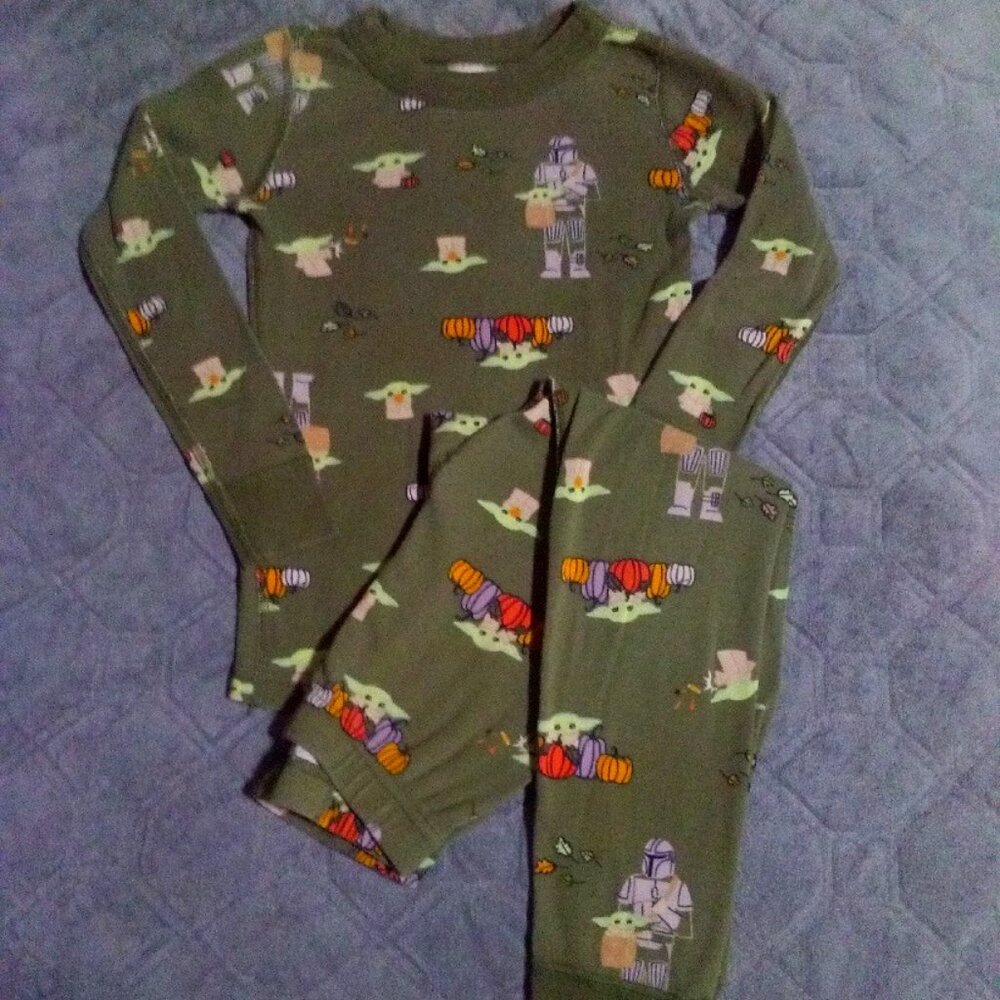 EUC Hanna Andersoon Star Wars Mandalorian PJs Size 5